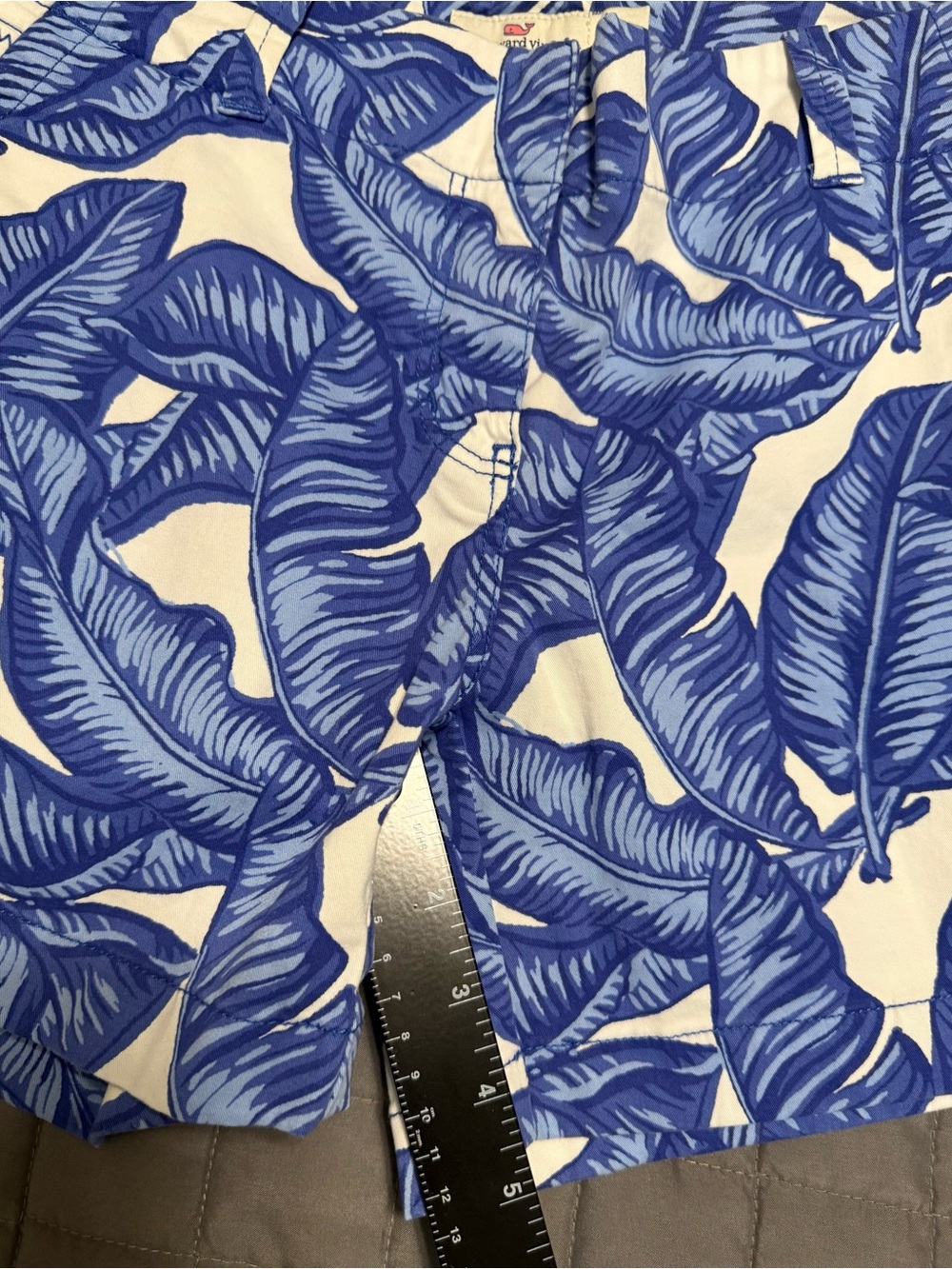 Vineyard Vines Shorts Women 4 Blue White Banana Leaf Tropical Chino Mid Rise - Picture 8 of 8